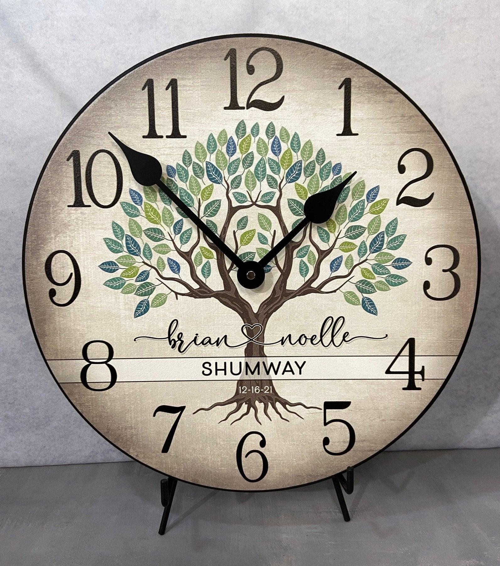 Personalized Tree Clock - CustomBigClocks