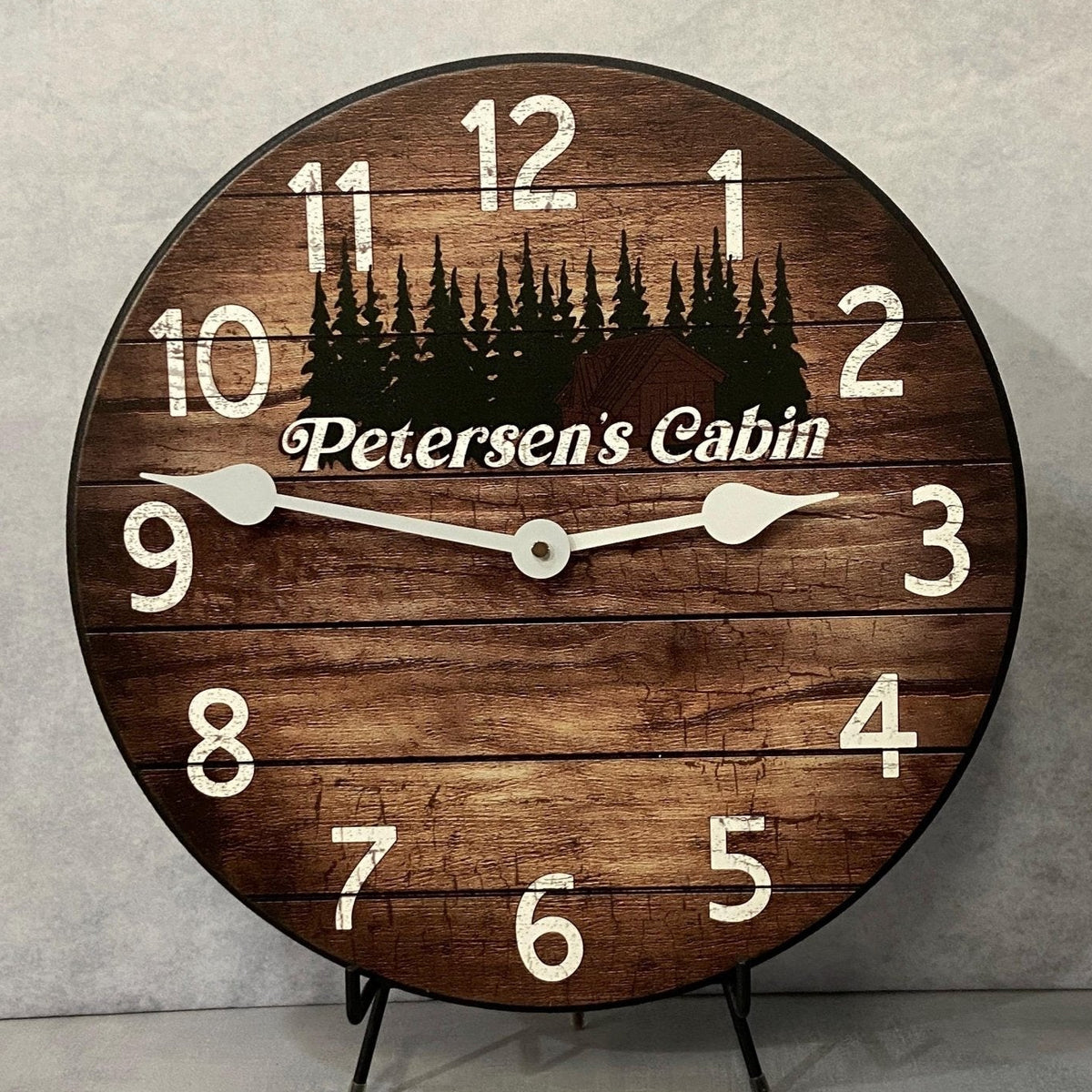 Personalized Cabin Clock - CustomBigClocks